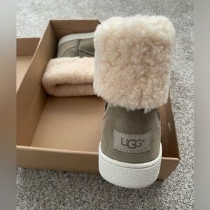 Ugg Fur Shearling Mika Classic Sneaker Boots NWT Size 8.5